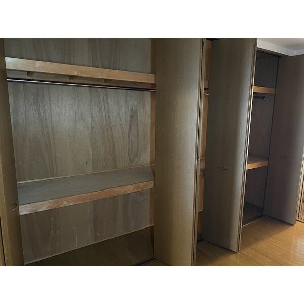 東中浜9丁目7-9貸家の収納