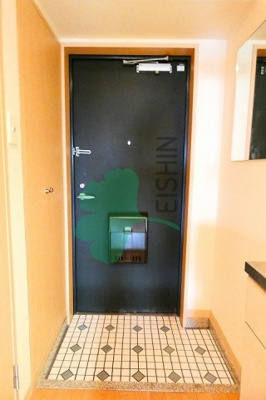 【玄関】 | No.40 PROJECT2100博多駅前(No.40プロジェクト2100博多駅前) | 下駄箱もしっかりついてます！