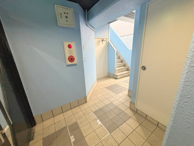 クリエール三津屋のロビー