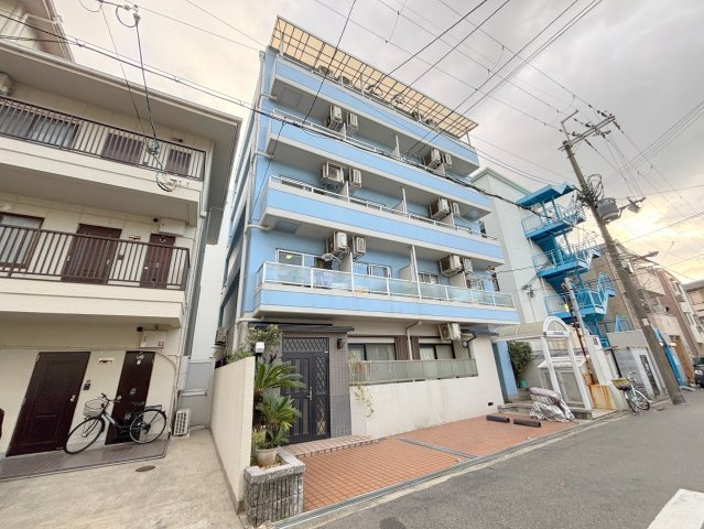 クリエール三津屋の外観