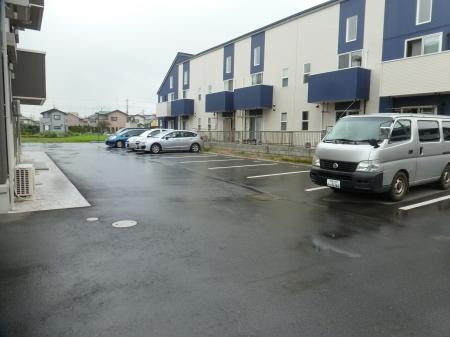 プレセア ガーデンの駐車場