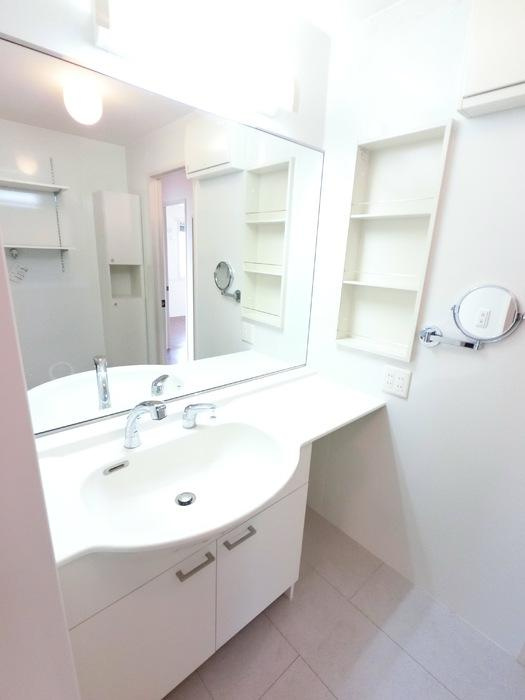 プレセア ガーデンの洗面所