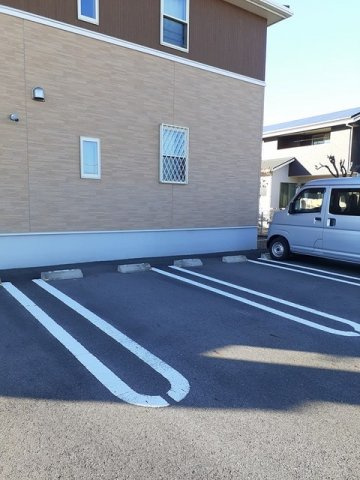 フィオーレの駐車場