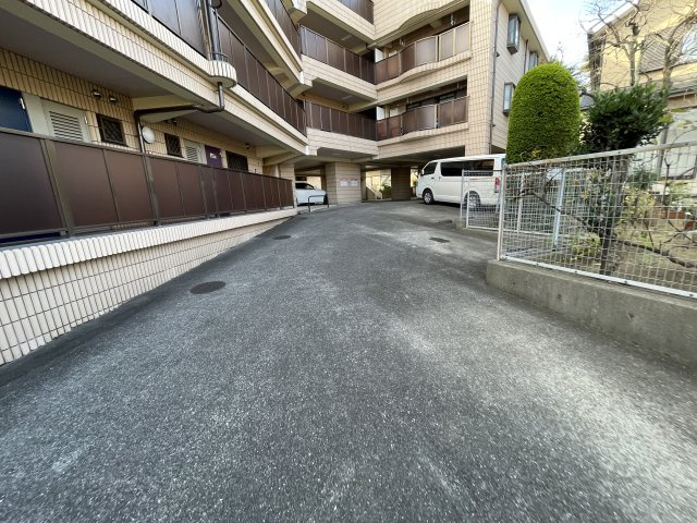UKマンションの駐車場