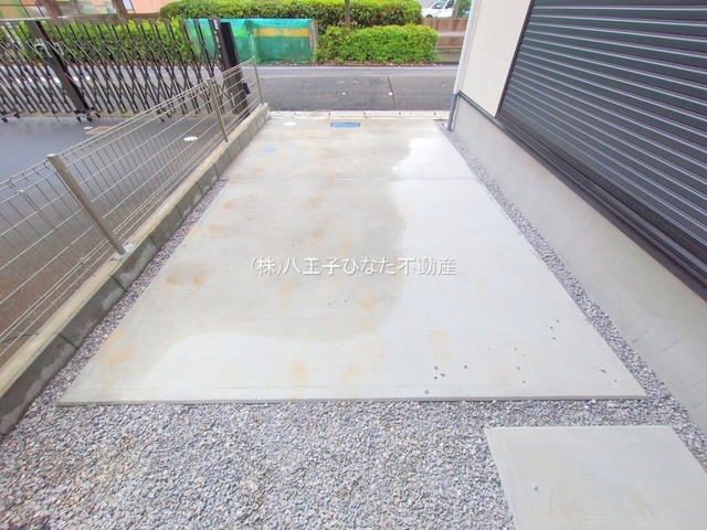 祝：成約済み　八王子市　台町　新築戸建て　１０期の駐車場|～仲介手数料無料☆八王子ひなた不動産～　八王子市台町　新築戸建て
