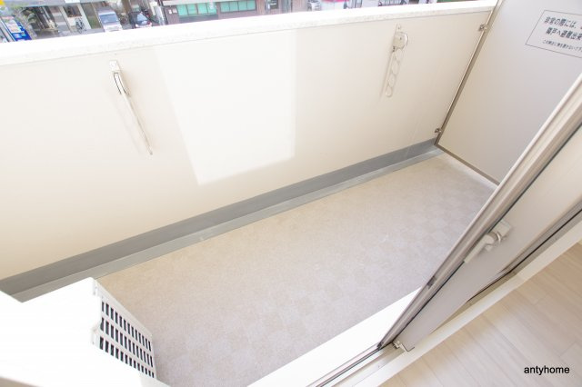 セオリー大阪フルール　仲介手数料無料のバルコニー