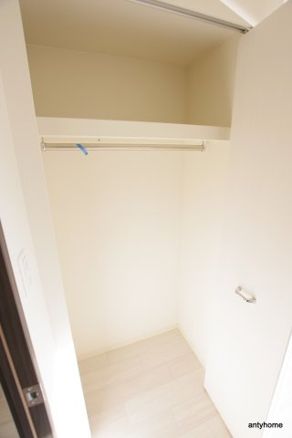 セオリー大阪フルール　仲介手数料無料の収納