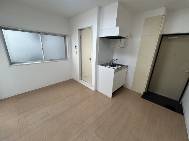 コスモアルタードの洋室