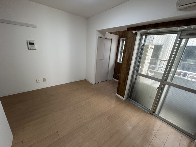 コスモアルタードの洋室