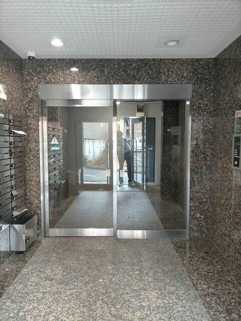 スカイコート後楽園３のエントランス