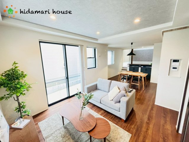 上尾市原新町　新築戸建　Cの居間・リビング