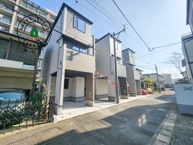 大野城市中央１丁目第1-3棟（1号棟）の前面道路含む現地写真|見学の時間などお気軽にお問い合わせ下さい。