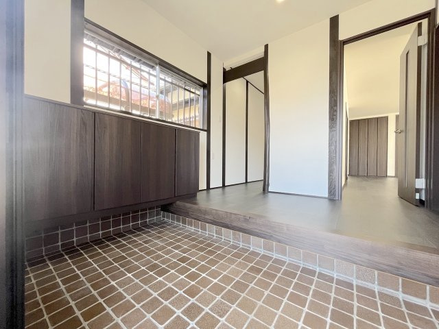 下原２丁目戸建ての玄関