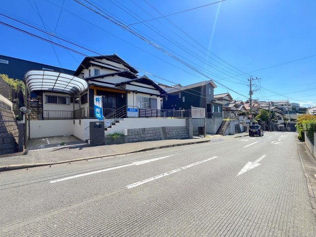 下原２丁目戸建ての前面道路含む現地写真