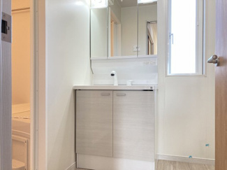 【独立洗面台】 | コンフォート　ワン | 別室写真