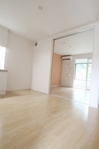 グランディール城南Ｂの居間・リビング