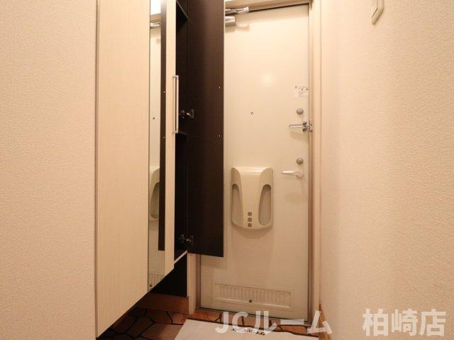 柏崎市日吉町のアパートの玄関