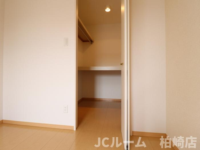 柏崎市日吉町のアパートの収納