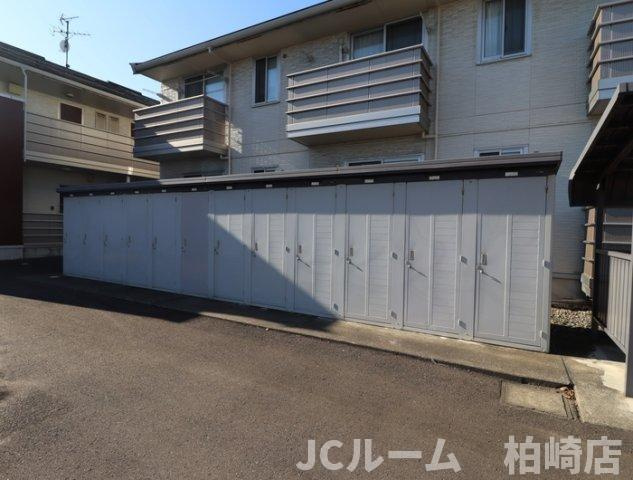 柏崎市日吉町のアパートの駐車場