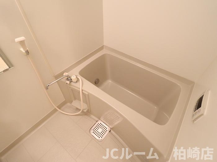 柏崎市日吉町のアパートの浴室