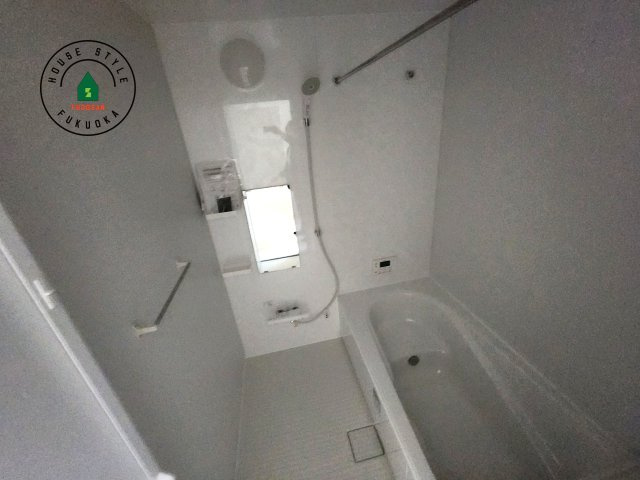 福岡市東区奈多1丁目第2-6棟（3号棟）の内観：施工例|1日の疲れを癒してくれる広々バスルーム。雨の日のお洗濯にも大活躍な浴室乾燥機付です！