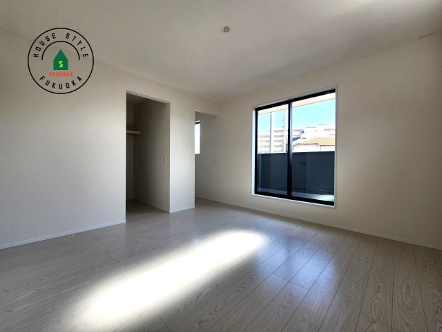 福岡市東区奈多1丁目第2-6棟（3号棟）の寝室|主寝室には収納力に優れたクローゼットがありますので、お部屋もすっきり片付きます。