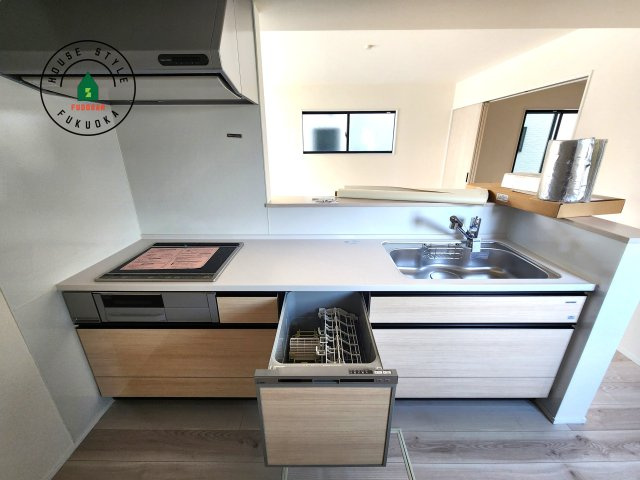 福岡市東区奈多1丁目第2-6棟（3号棟）の内観：施工例|キッチン。グリル・食器洗い乾燥機・浄水器も完備。