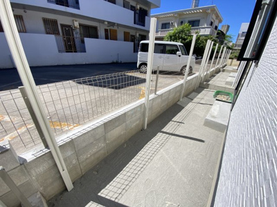 【庭】 | 那覇市具志（全7棟）C号棟 | C号棟　リビング外側♪