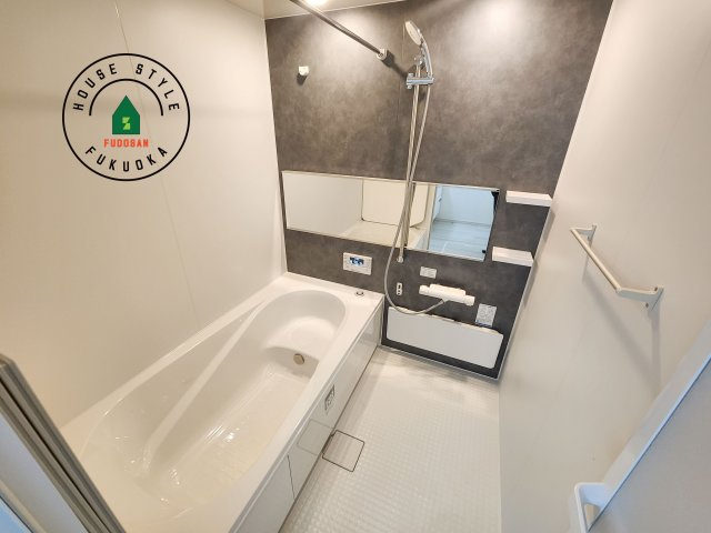 大野城市中央１丁目第1-3棟（2号棟）の内観：施工例|1日の疲れを癒してくれる広々バスルーム。雨の日のお洗濯にも大活躍な浴室乾燥機付です！