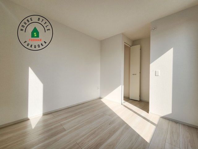 大野城市中央１丁目第1-3棟（2号棟）の内観：施工例|採光良好な洋室は全居室、複層ガラスの遮熱効果と断熱効果で、一年中快適に過ごせます。