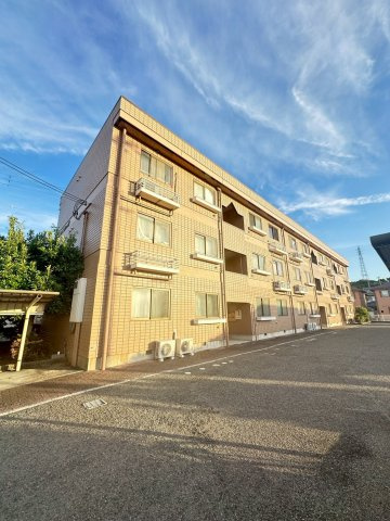 ウエストビレッジの外観|おしゃれな外観です