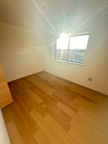 ウエストビレッジの洋室|明るい洋室です