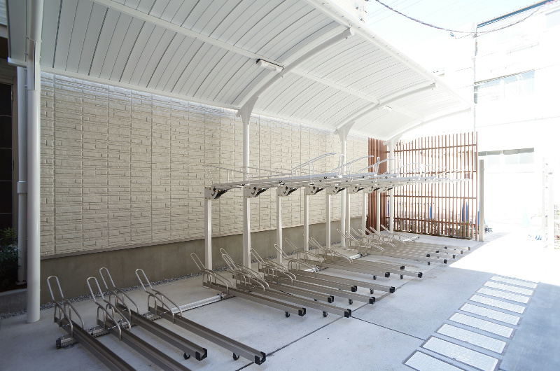 江戸川区小松川４丁目の賃貸マンションの外観|サイクルポートあり♪