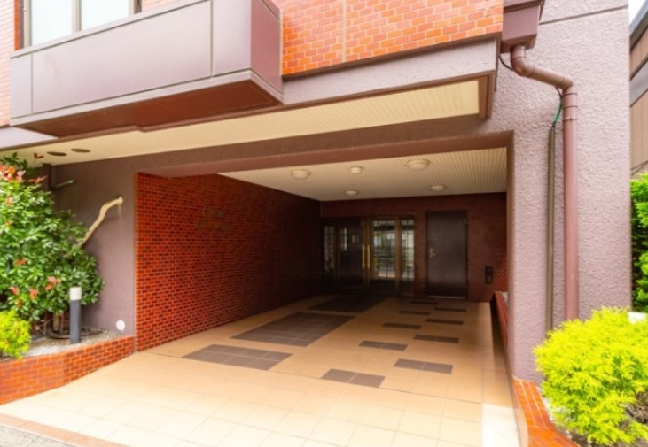 セザール北綾瀬のエントランス