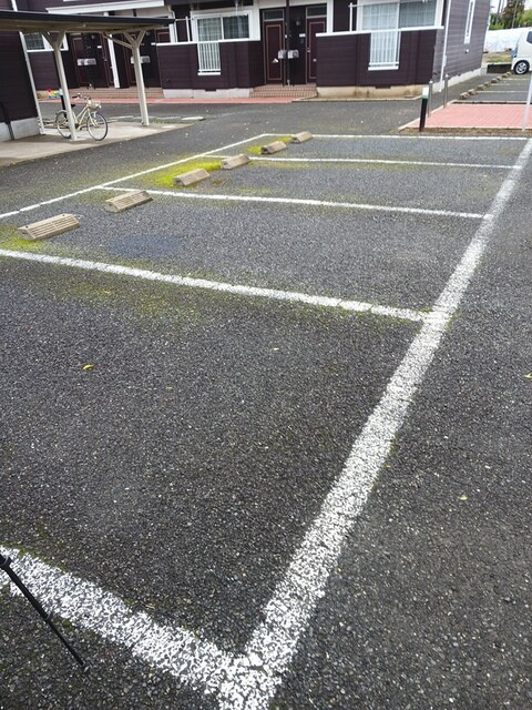 キングパレスⅡの駐車場