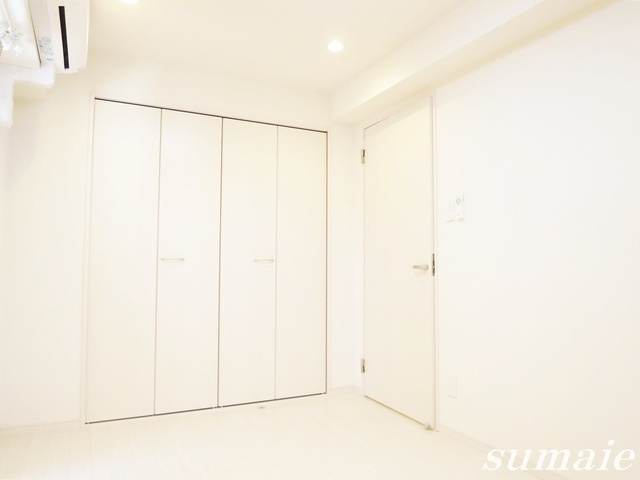 岩井ハイツの居間・リビング|キレイなフローリングです！！