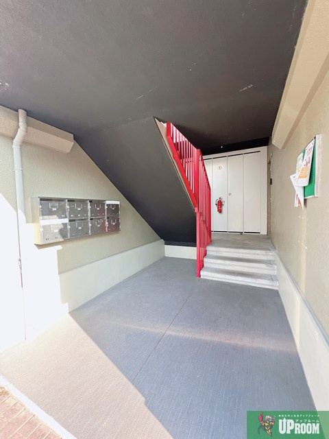 グランドール犬山のエントランス