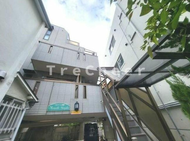 メルベーユ新宿の外観