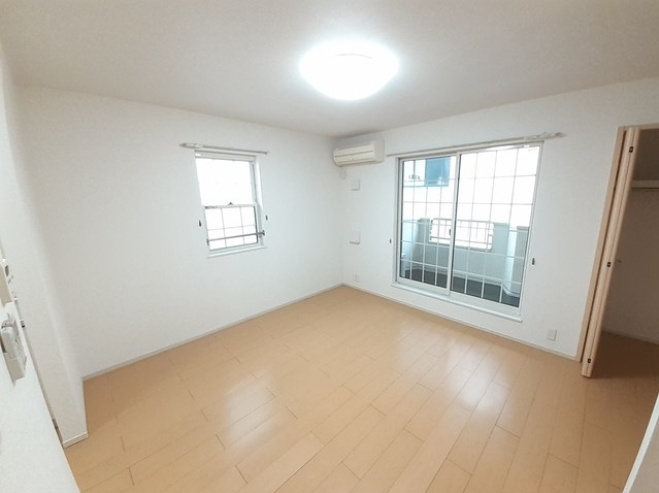 パーシモンケティーの居間・リビング