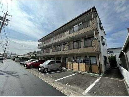 リンピア魚住の駐車場