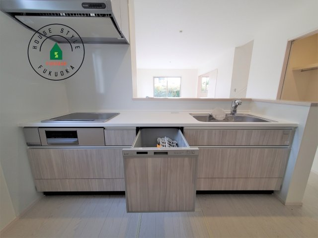 福岡市東区奈多1丁目第2-6棟（5号棟）の内観：施工例|キッチン。グリル・食器洗い乾燥機・浄水器も完備。