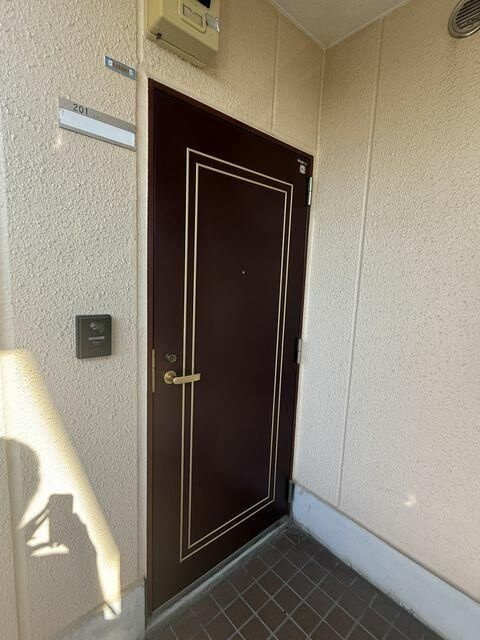 島田マンションの玄関