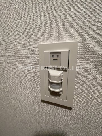 エル・セレーノ大阪天神橋の玄関|便利なセンサーライトです