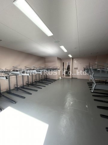 エル・セレーノ大阪天神橋のその他共用部分|屋根付き駐輪場です