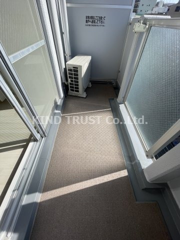 エル・セレーノ大阪天神橋のバルコニー|外からの目が気にならないバルコニーで洗濯物が干せます