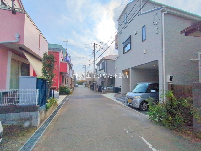 祝　成約済み　八王子市　子安町　新築戸建ての前面道路含む現地写真|～仲介手数料無料☆八王子ひなた不動産～　八王子市子安町　新築戸建て