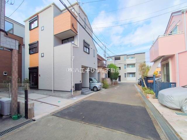 祝　成約済み　八王子市　子安町　新築戸建ての前面道路含む現地写真|～仲介手数料無料☆八王子ひなた不動産～　八王子市子安町　新築戸建て