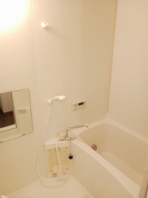 アヴニールXI の浴室