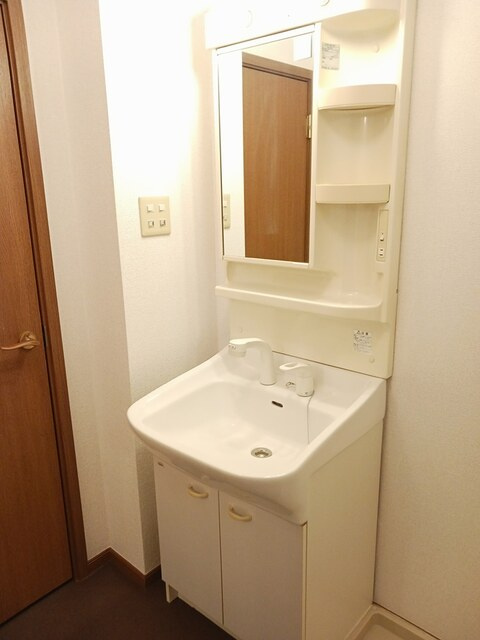 アヴニールXI の洗面所