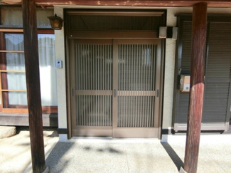 【玄関】 | 【インスペクション実施済】中古一戸建　玉島乙島　11LDK | 正面玄関。